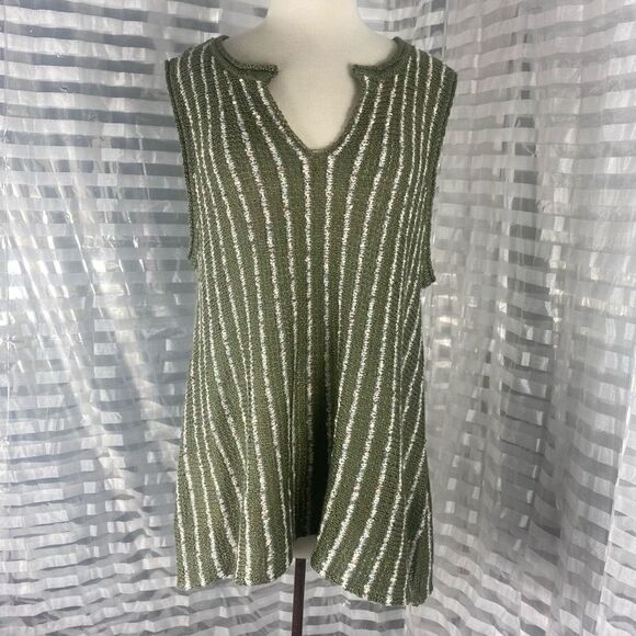 Wonderly  Curve Green/Tan Sleeveless Knit Sweater - Picture 1 of 5